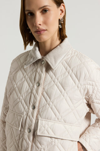 Quilted jacket with sail collar