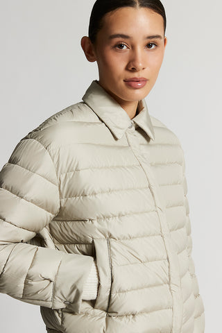 Spread-collar down jacket