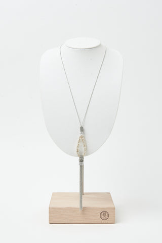 Long crystal glass necklace with pendant
