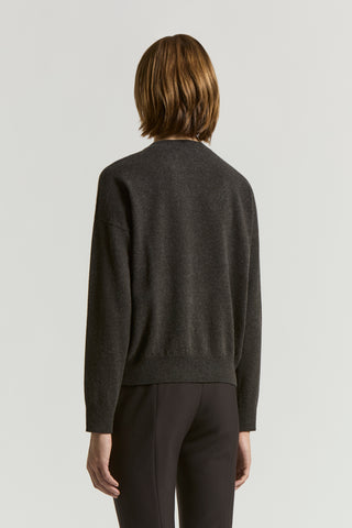 Cashmere, silk and wool yarn sweater