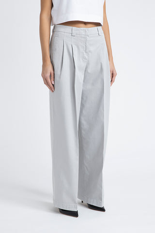 Pleated trousers in cotton silk gabardine and tencel  