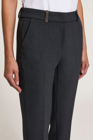 Pantalón pitillo de tela técnica compacta