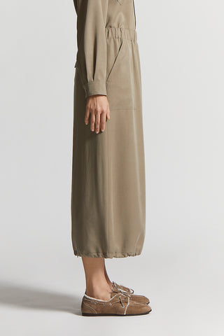 Fluid peach-finish twill skirt