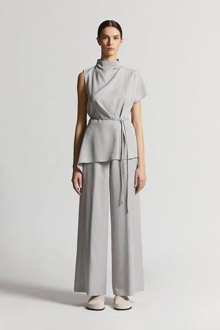 Fluid peach-finish top