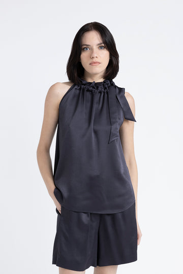 Top with ruffled collar  