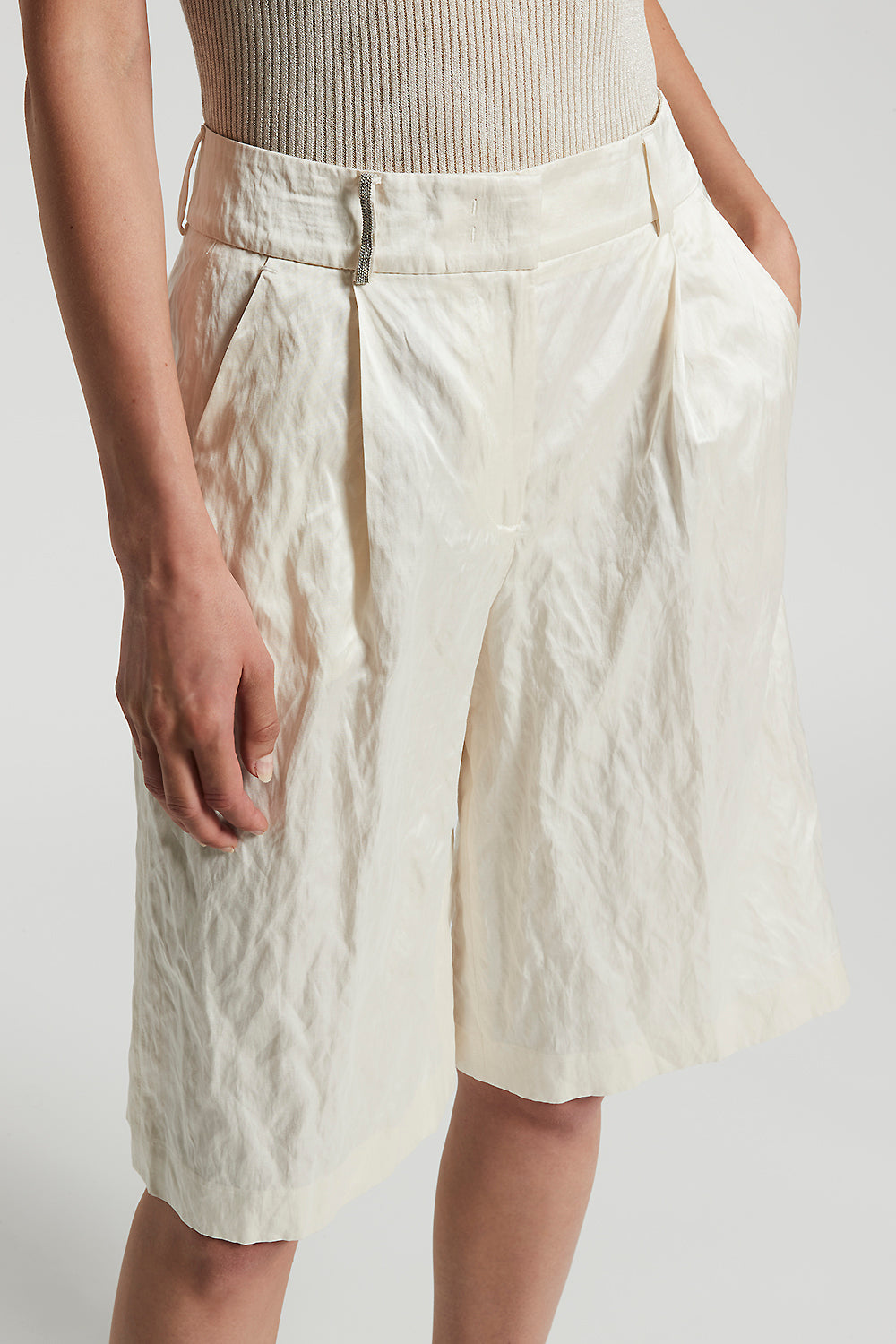 パンツ PESERICO Women Shorts  Burmudas P04626 01979 045 234693 Bei Lined organza Bermuda shorts | Peserico US