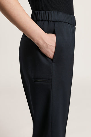 Karottenhose aus Wollgabardine