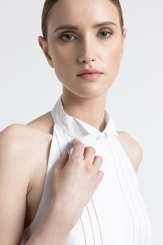 Sleeveless shirt with tuxedo collar  