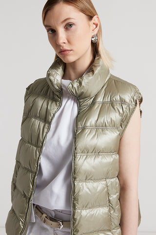 Ultra-lightweight nylon and down waistcoat