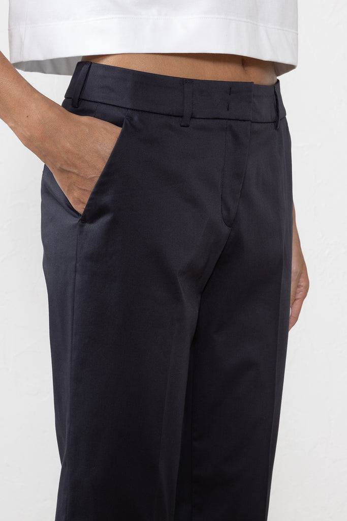 Trousers in light cotton satin  