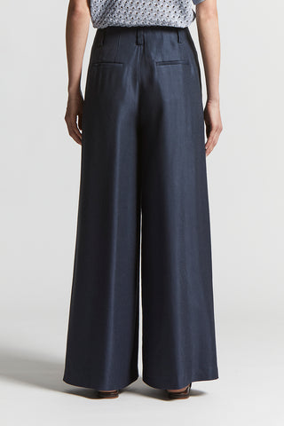 Trousers in light and cool pure linen canvas