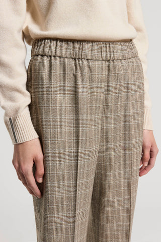 Wool trousers with stretch waistband