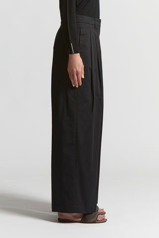 Trousers in lightweight stretch cotton gabardine