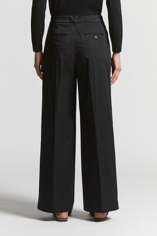 Trousers in lightweight stretch cotton gabardine