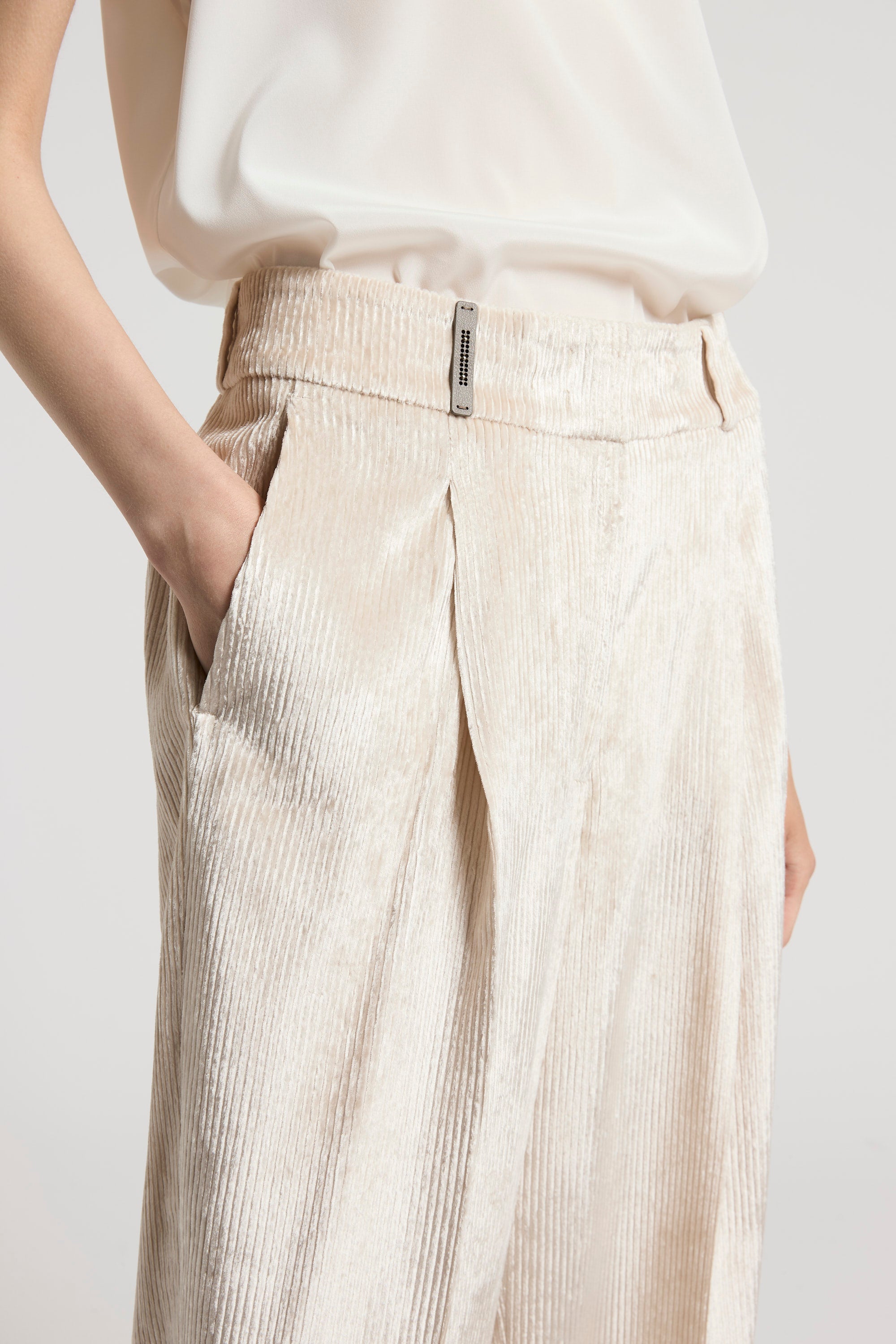 Fluid 400-line viscose corduroy trousers | Peserico