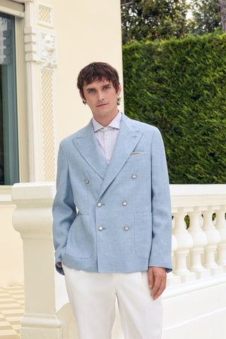 The Easy collection reveals itself in the evocative streets of Brera