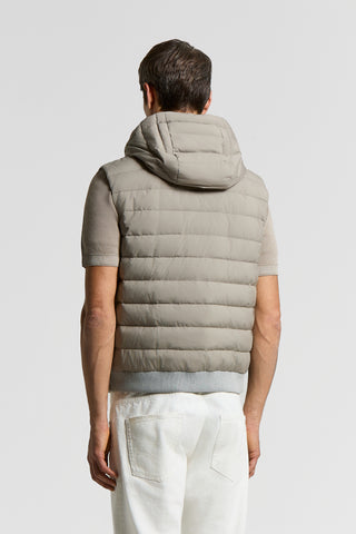 Water-repellent microfiber down vest