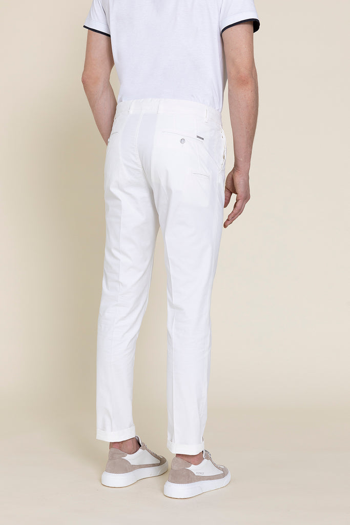 Chino trousers in stretch cotton gabardine  