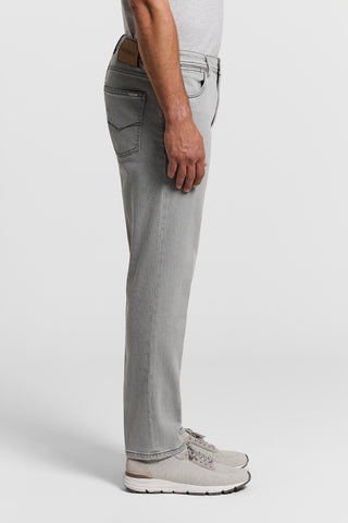 Carrot-fit cotton jeans