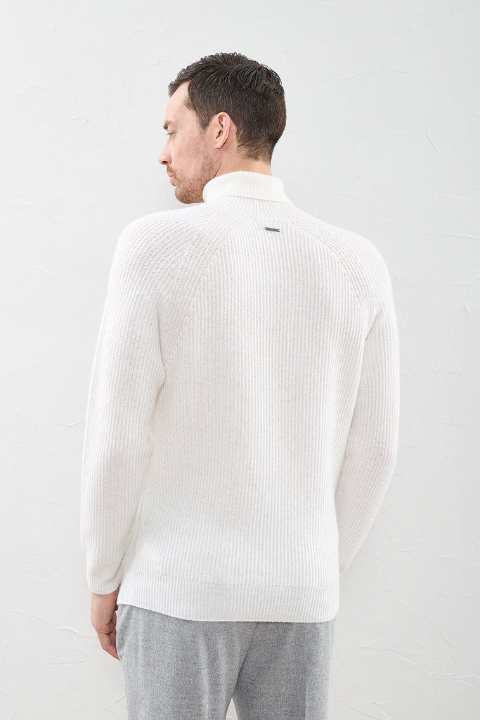 Seamless sweater in wool and alpaca  