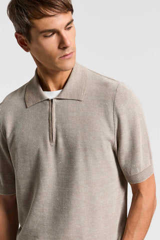 Polo crafted from a cotton-linen yarn blend
