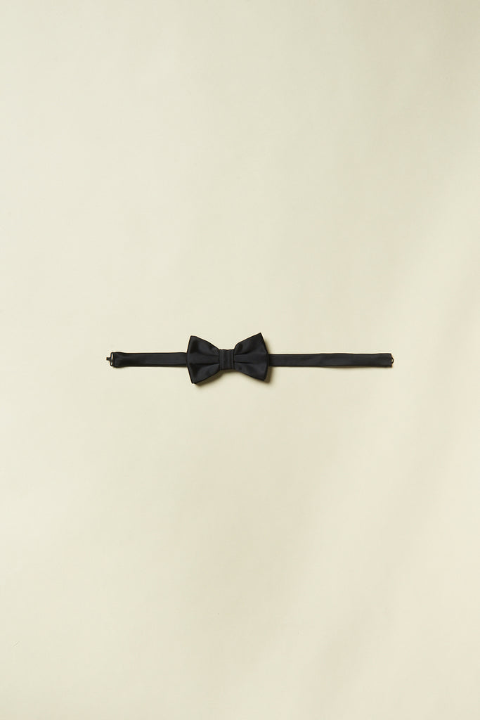 Bow tie in soft stretch nylon satin  