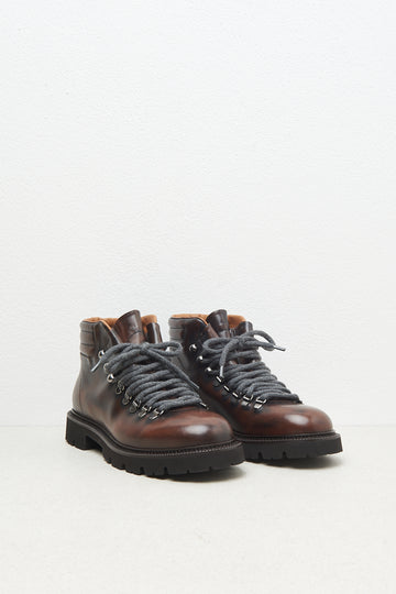 Vintage-effect leather mountain boots  