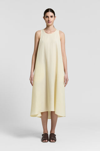Ärmelloses Kleid aus reinem Leinen