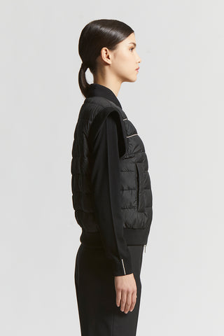 Short sleeveless down jacket with bomber collar