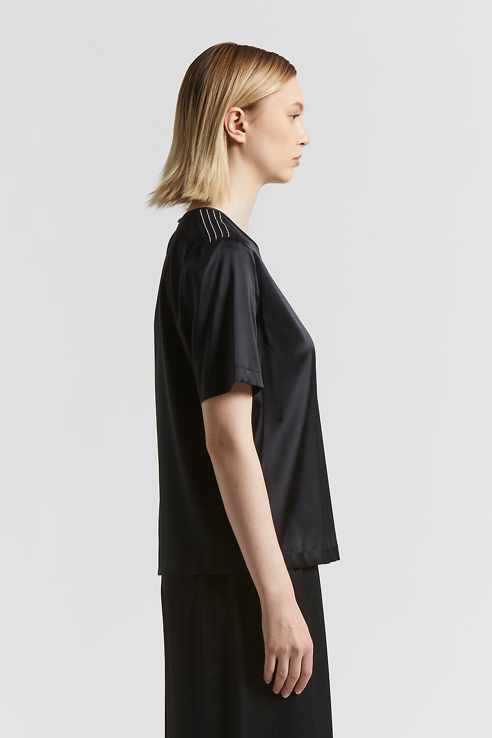 Shiny stretch silk satin T-shirt | Peserico