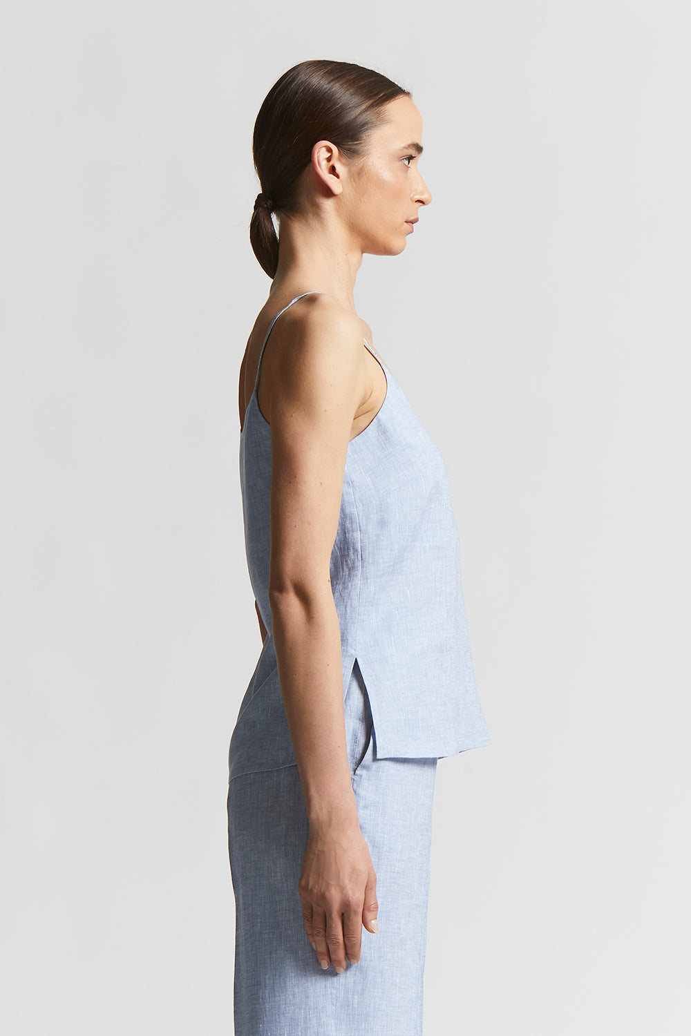 ボトムスその他 Peserico Tailored Linen Gilet With Deep V-Neckline Shiny viscose-linen gabardine trousers | Peserico US