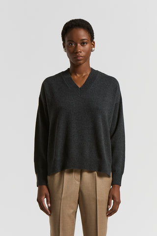 Pure cashmere V-neck jumper