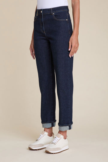 Straight turn-up jeans in authentic rinse washed comfort denim  