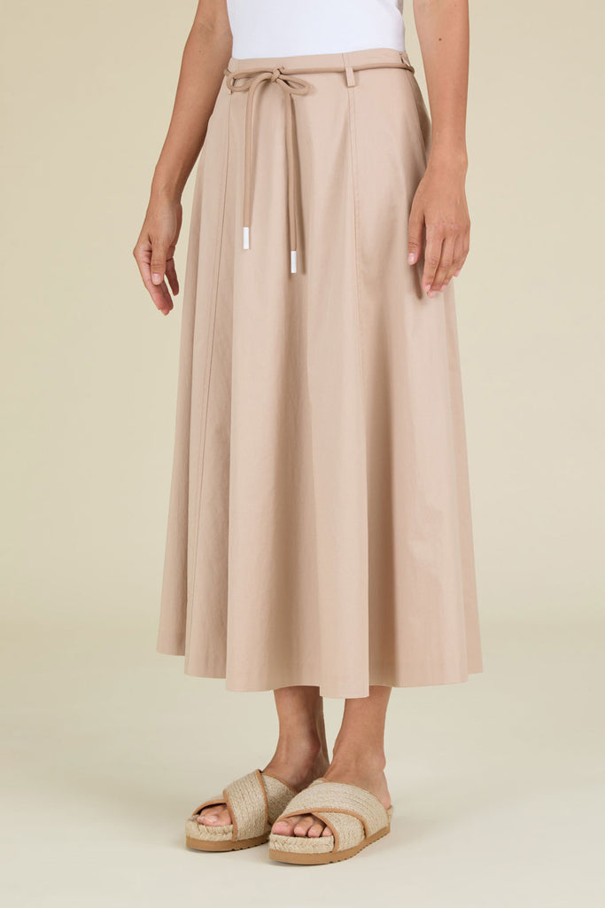 Cool flared skirt in luminous comfort cotton satin with sporty belt  