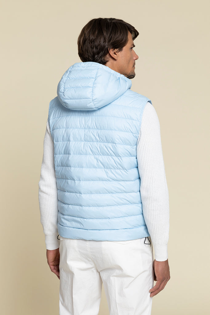 SLEEVELESS PUFFER GILET IN LIGHT WATERPROOF NYLON  