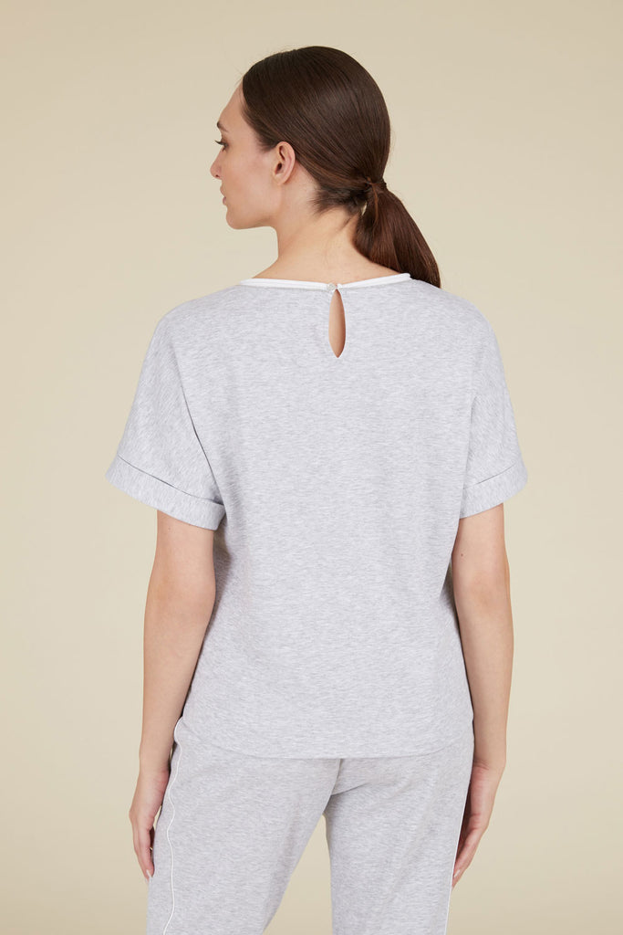 Soft doubleface cotton fleece T-shirt  with contrast colour crewneck trimmed with diamond cut chain  