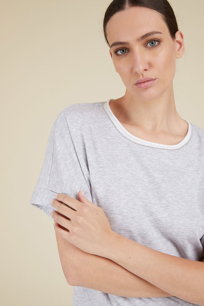 Soft doubleface cotton fleece T-shirt  with contrast colour crewneck trimmed with diamond cut chain  