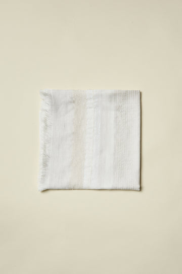 Fringed carrŠ scarf with jacquard pattern of alternating bands of weave and fancy yarns  